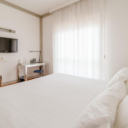 Hotel Miramare チヴィタノーヴァ・マルケ エクステリア 写真