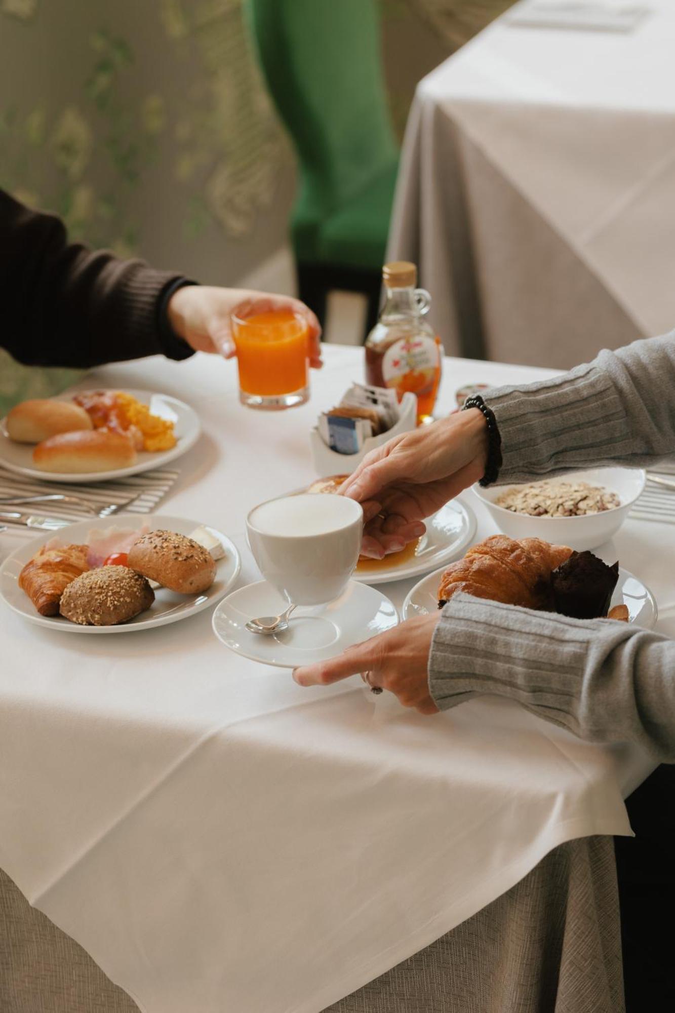 Hotel Miramare チヴィタノーヴァ・マルケ エクステリア 写真